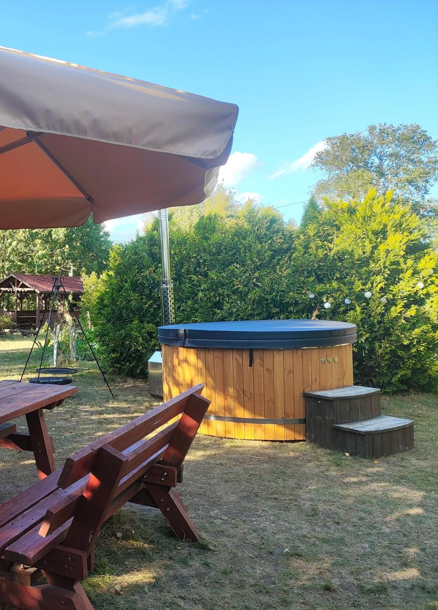 Dolistowka Apartamenty, Pole Namiotowe, Balia Z Jacuzzi, Ogrod Warzywny Dla Gosci, Plac Zabaw Dla Dzieci ゴニョンツ エクステリア 写真
