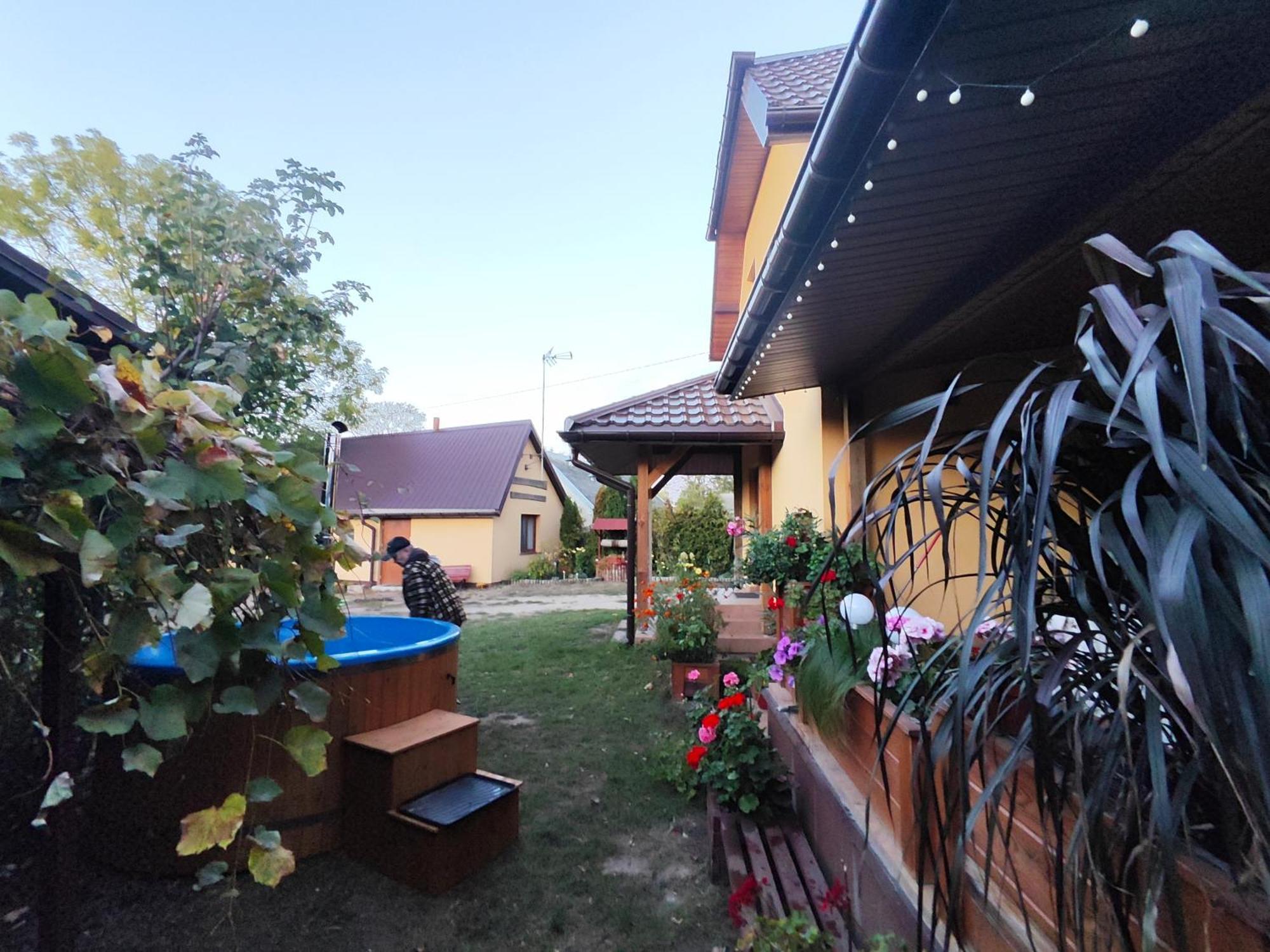 Dolistowka Apartamenty, Pole Namiotowe, Balia Z Jacuzzi, Ogrod Warzywny Dla Gosci, Plac Zabaw Dla Dzieci ゴニョンツ エクステリア 写真